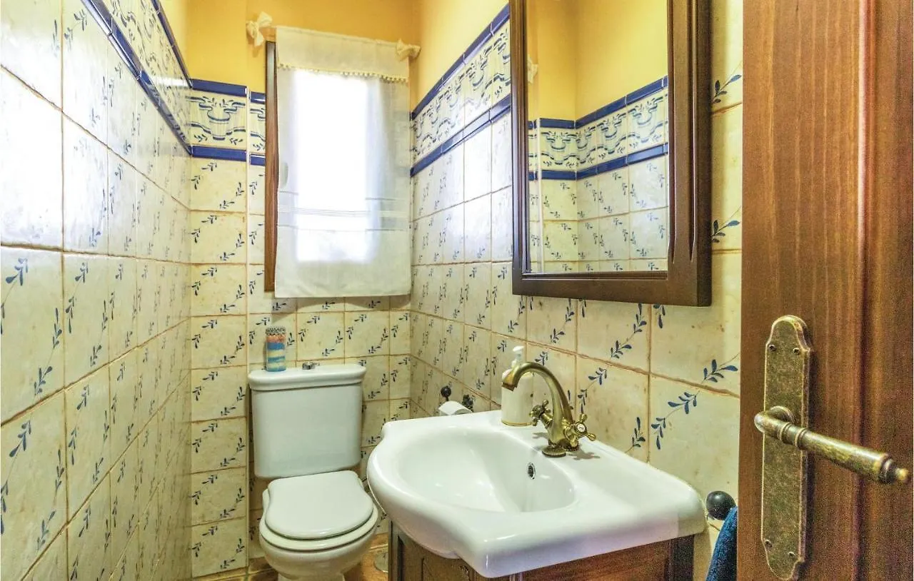 Nice Home In Benalmadena With 5 Bedrooms, Wifi And Outdoor Swimming Pool Nyaraló
