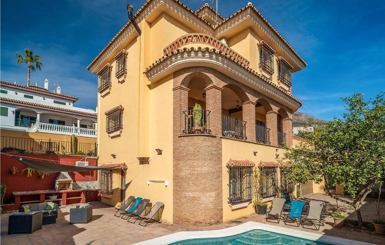 Nice Home In Benalmadena With 5 Bedrooms, Wifi And Outdoor Swimming Pool Nyaraló