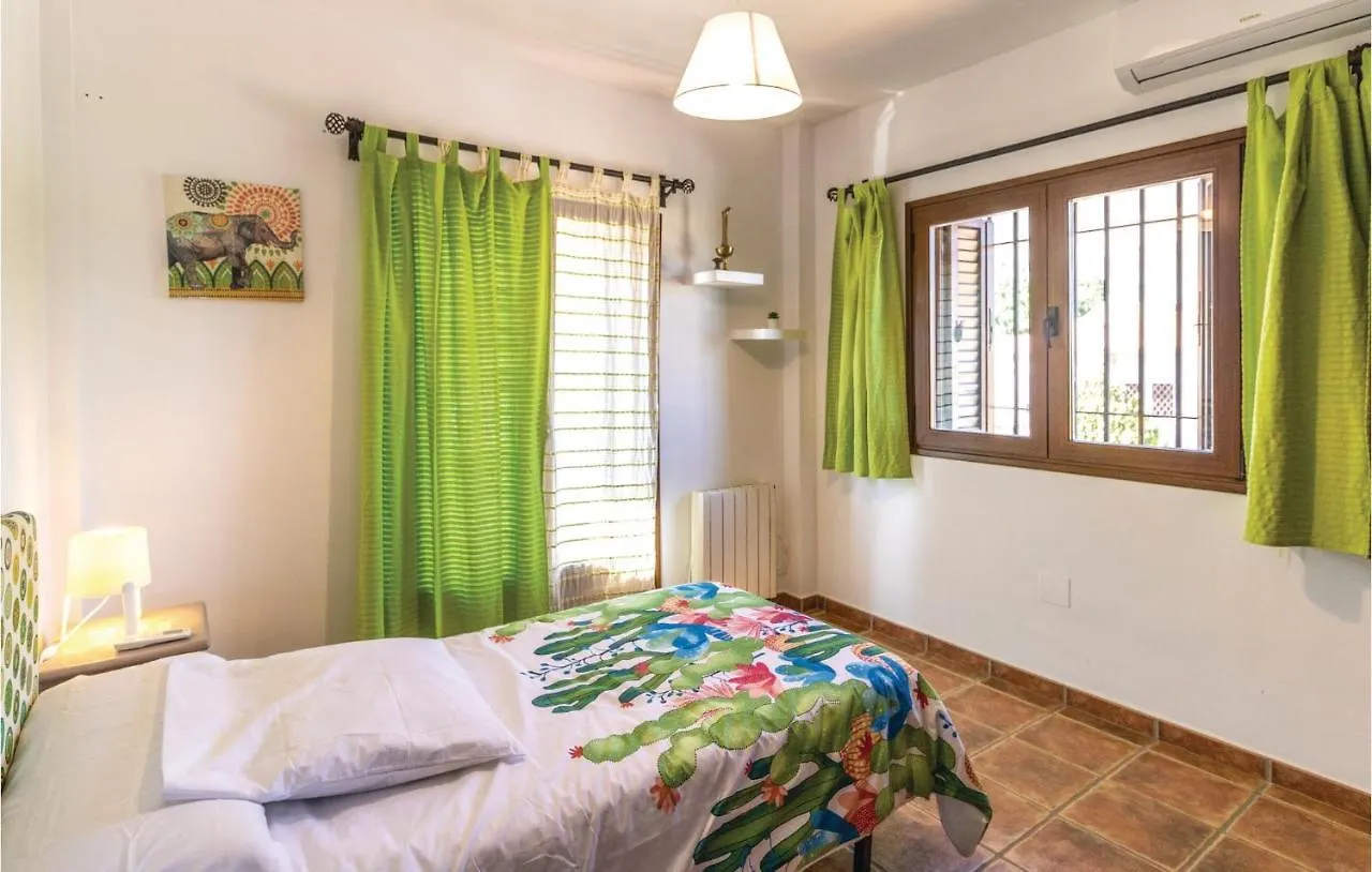 Nice Home In Benalmadena With 5 Bedrooms, Wifi And Outdoor Swimming Pool Nyaraló